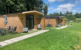 Mourne Meadow Cabins- Foxes Den